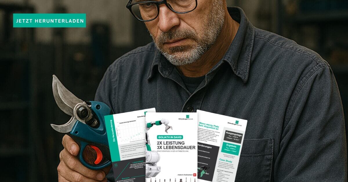 Mann mit Gartenschere und Broschüren, jetzt herunterladen